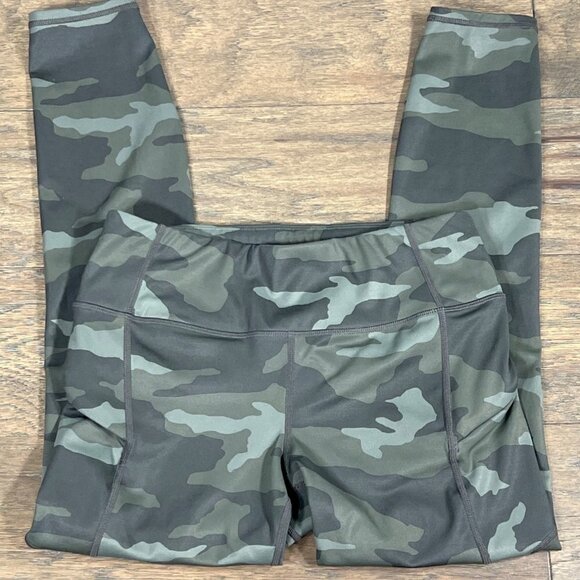 ATHLETA Camo Contender Tights 7/8 In Powerlift Olive Small #84418 EUC - Picture 3 of 7